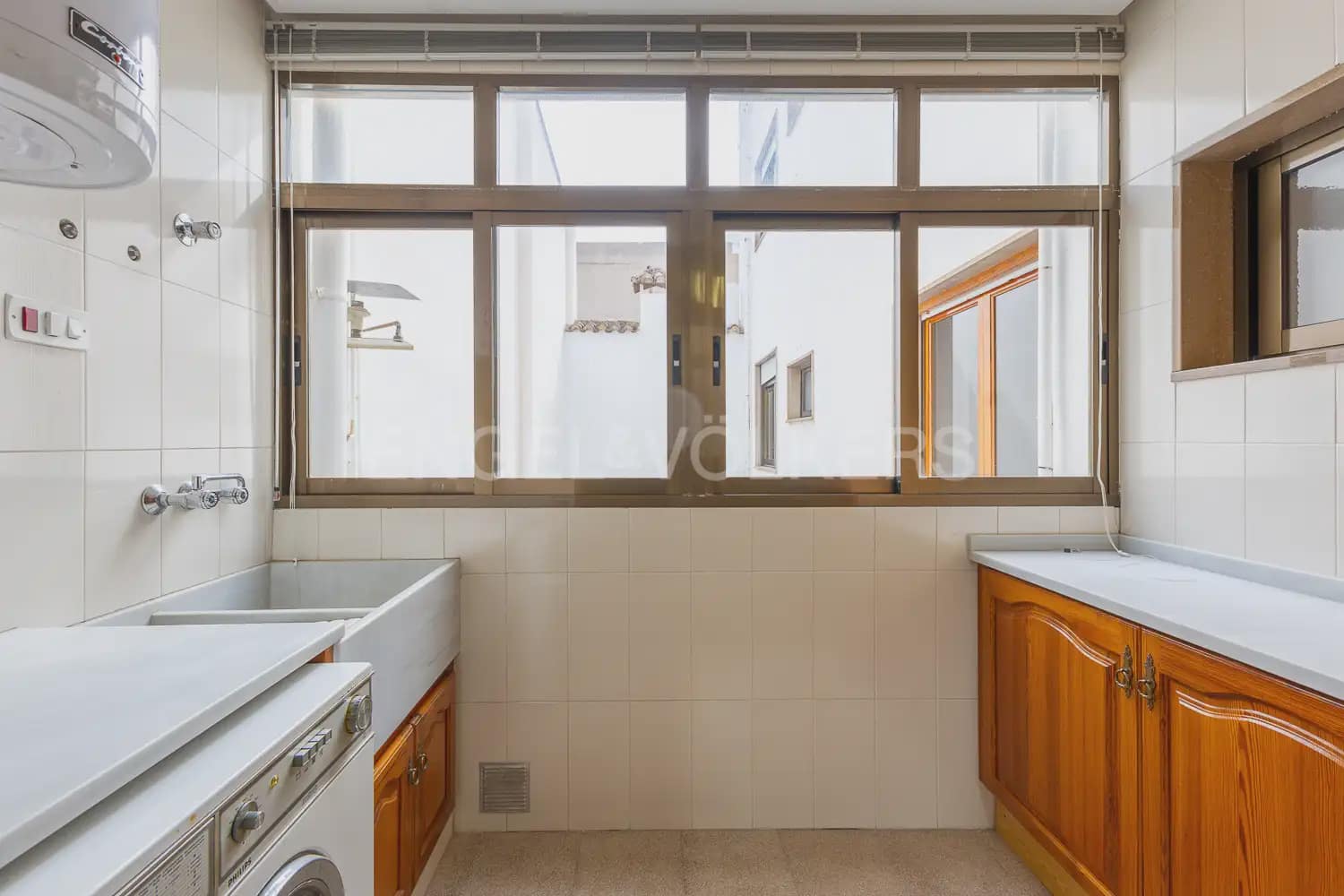 4 sypialnia Mieszkanie do wynajęcia w Carlet - 1 200 € (Ref: 9950423)