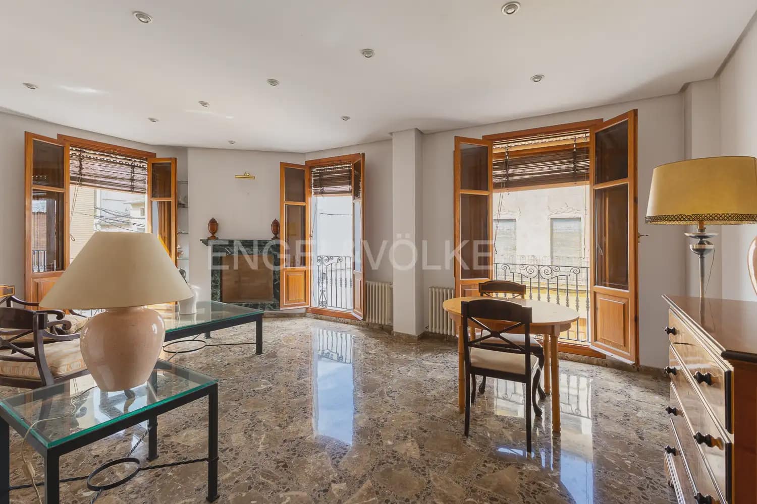 4 sypialnia Mieszkanie do wynajęcia w Carlet - 1 200 € (Ref: 9950423)