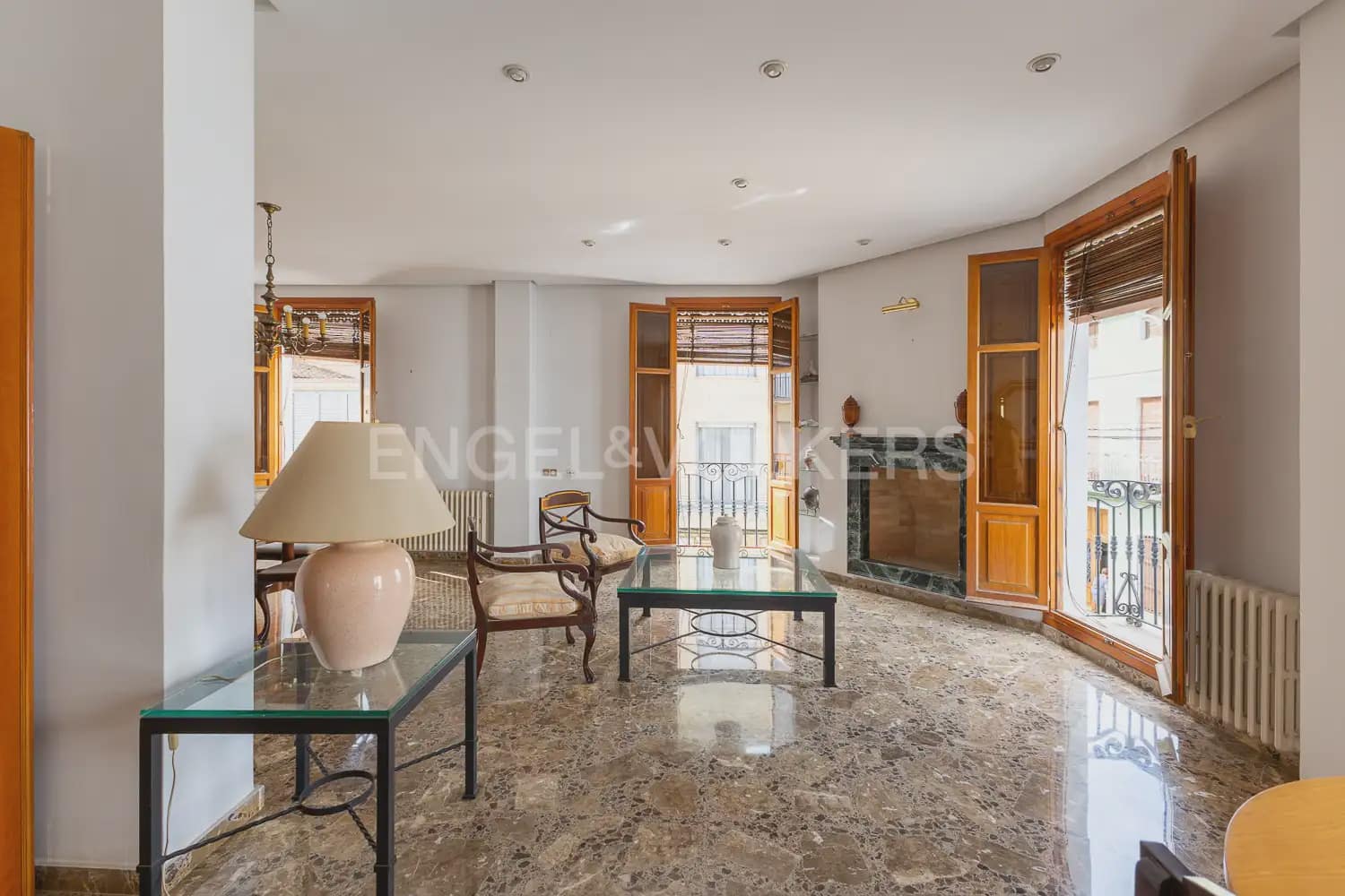 4 sypialnia Mieszkanie do wynajęcia w Carlet - 1 200 € (Ref: 9950423)