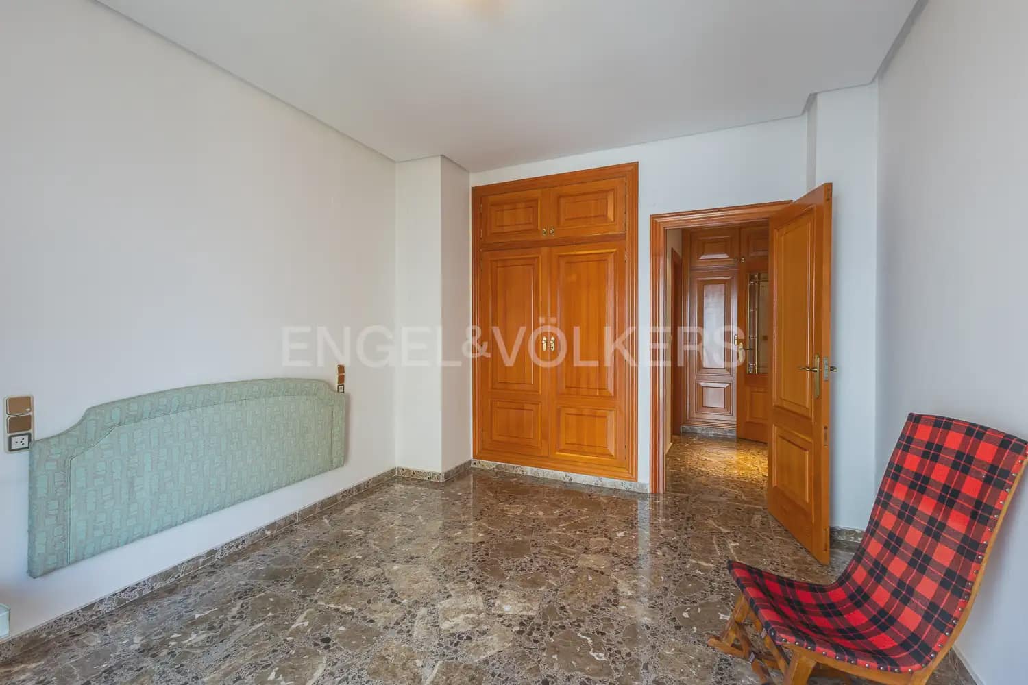 4 sypialnia Mieszkanie do wynajęcia w Carlet - 1 200 € (Ref: 9950423)