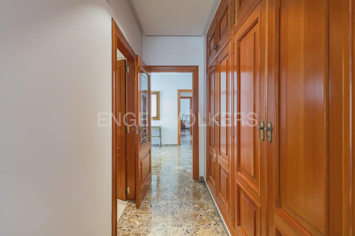 4 sypialnia Mieszkanie do wynajęcia w Carlet - 1 200 € (Ref: 9950423)