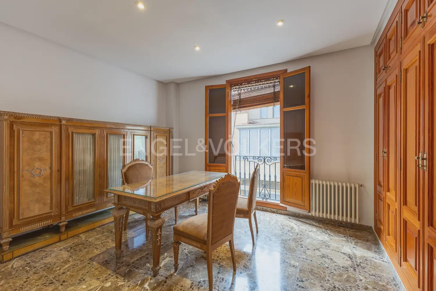 4 sypialnia Mieszkanie do wynajęcia w Carlet - 1 200 € (Ref: 9950423)