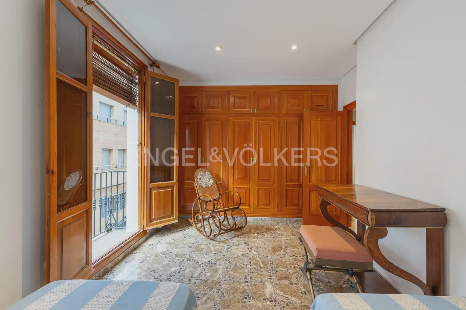 4 sypialnia Mieszkanie do wynajęcia w Carlet - 1 200 € (Ref: 9950423)