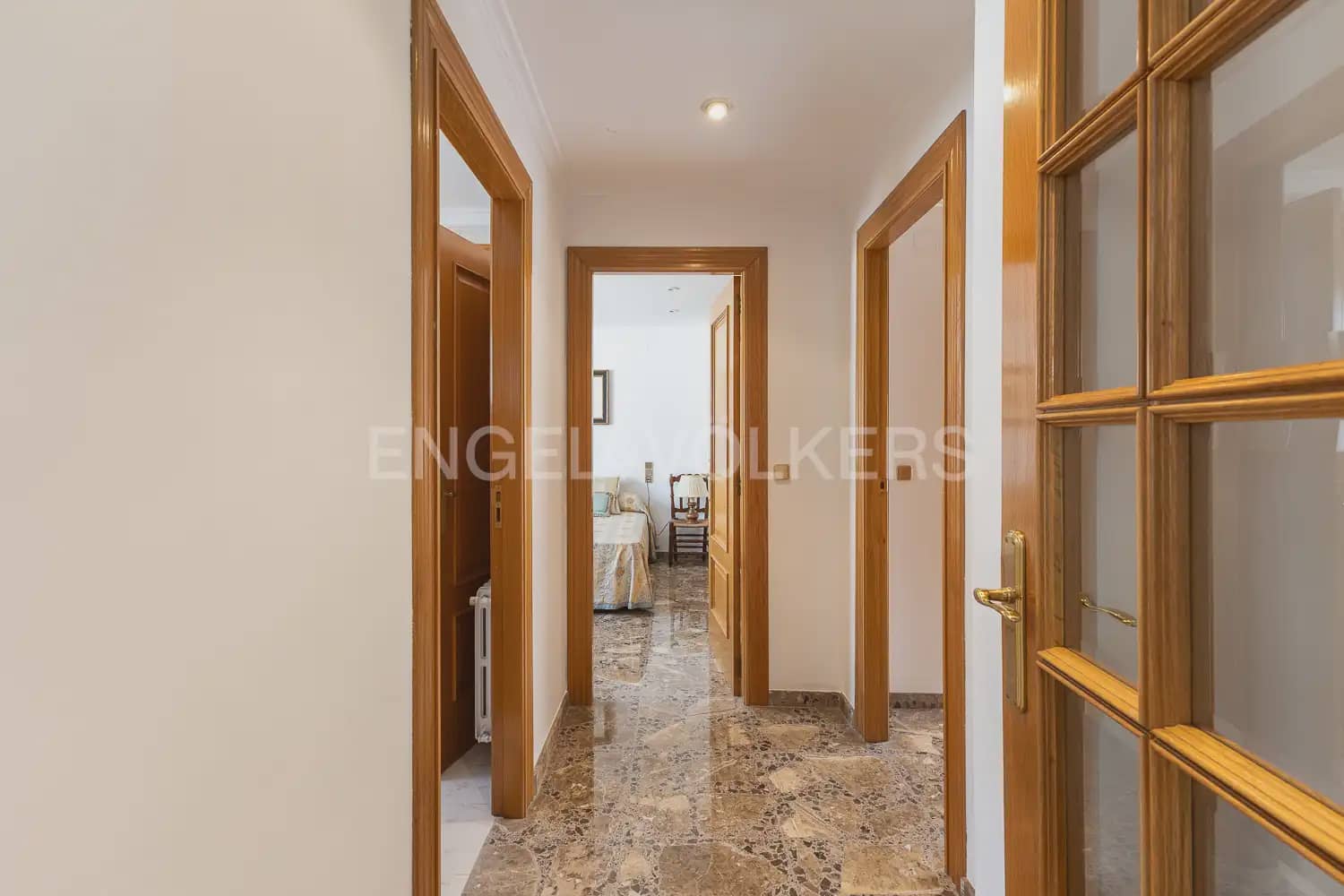 4 bedroom Flat for rent in Carlet - € 1,200 (Ref: 9950424)