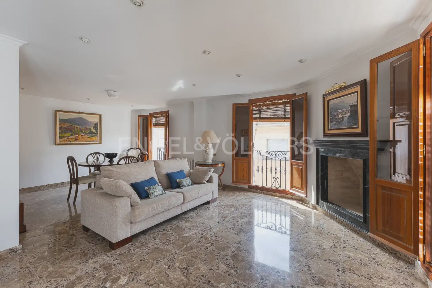4 bedroom Flat for rent in Carlet - € 1,200 (Ref: 9950424)
