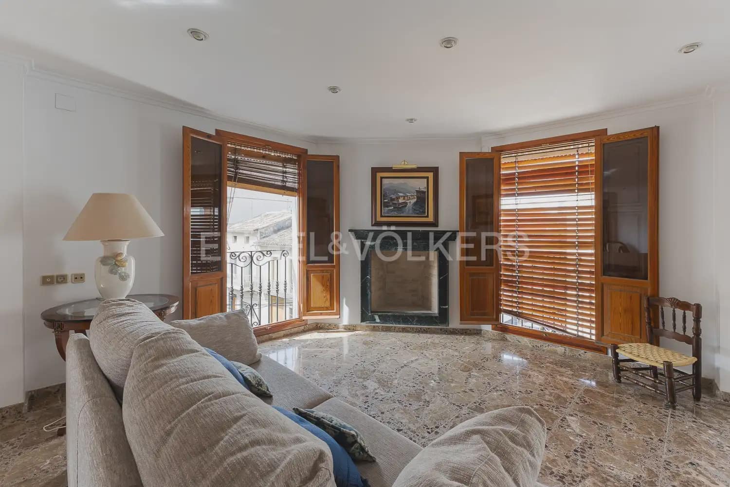 4 bedroom Flat for rent in Carlet - € 1,200 (Ref: 9950424)
