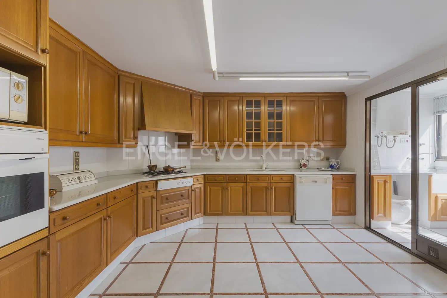 4 bedroom Flat for rent in Carlet - € 1,200 (Ref: 9950424)