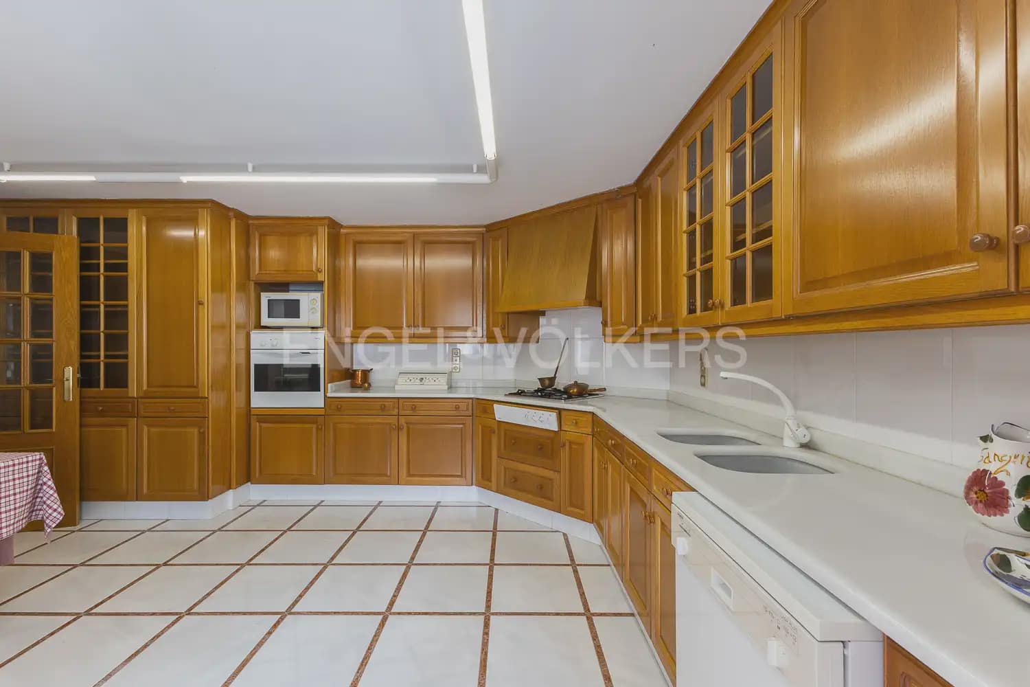 4 bedroom Flat for rent in Carlet - € 1,200 (Ref: 9950424)