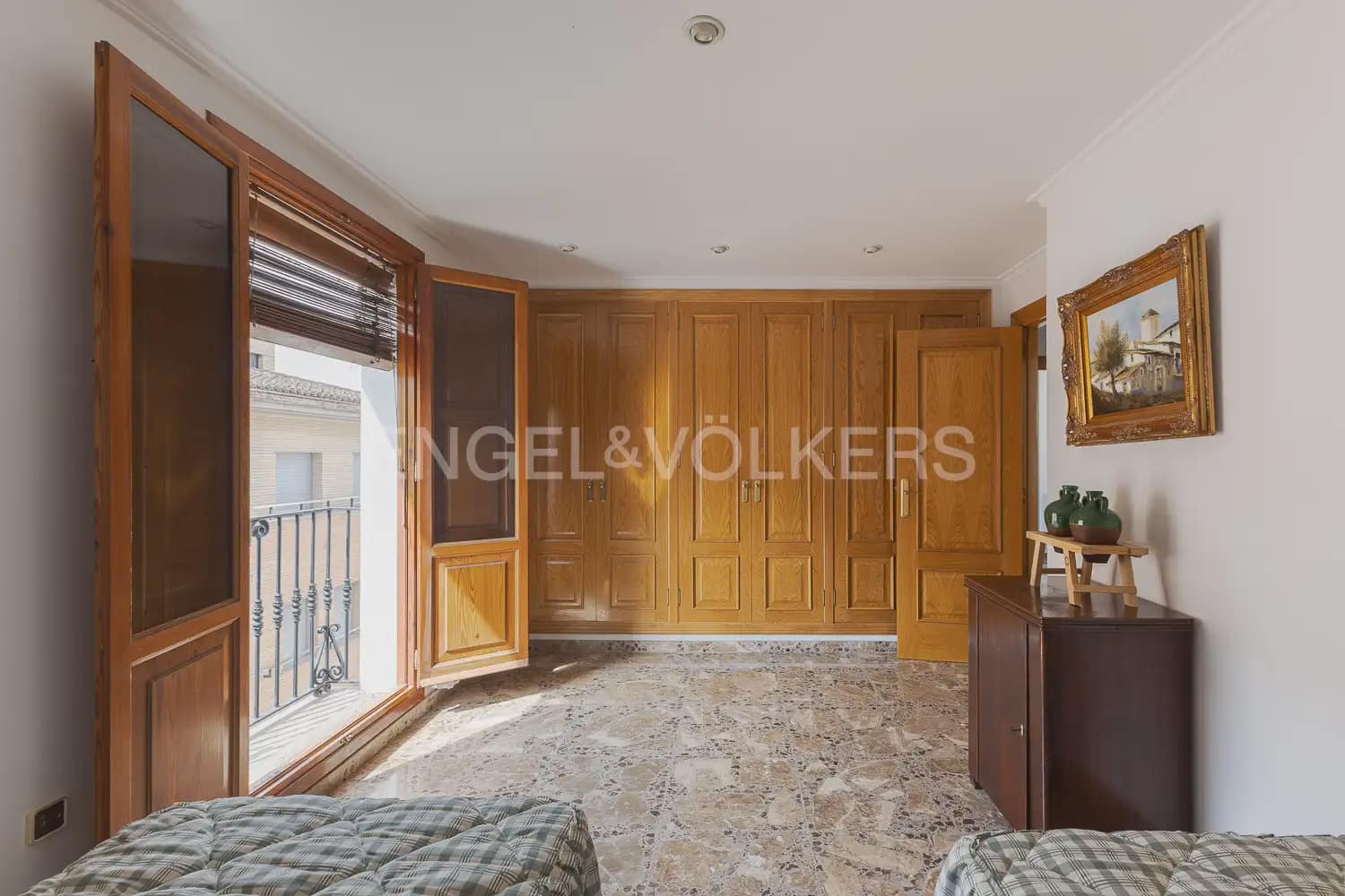 4 bedroom Flat for rent in Carlet - € 1,200 (Ref: 9950424)