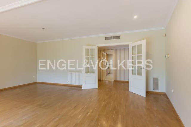 3 slaapkamer Flat te huur in Mestalla, Valencia stad met garage - € 2.200 (Ref: 9950425)