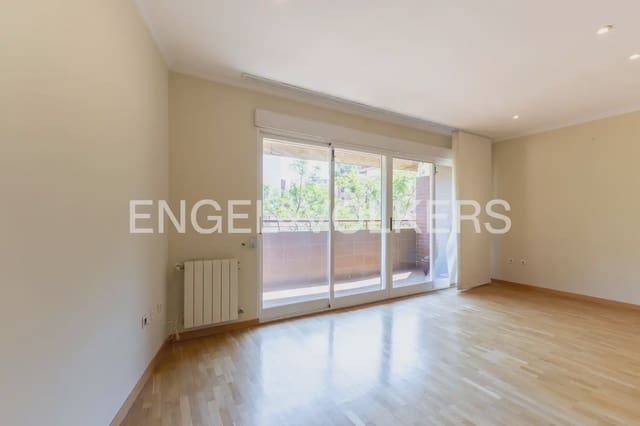 3 slaapkamer Flat te huur in Mestalla, Valencia stad met garage - € 2.200 (Ref: 9950425)
