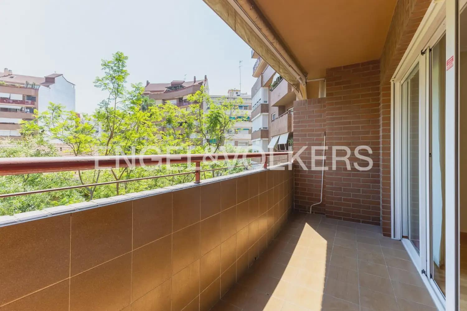 3 slaapkamer Flat te huur in Valencia stad met garage - € 2.200 (Ref: 9950425)