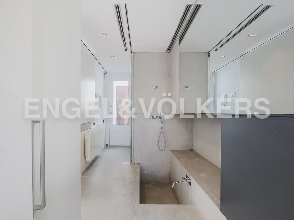 3 sovrum Takvåning att hyra i Valencia stad med garage - 3 300 € (Ref: 9950426)