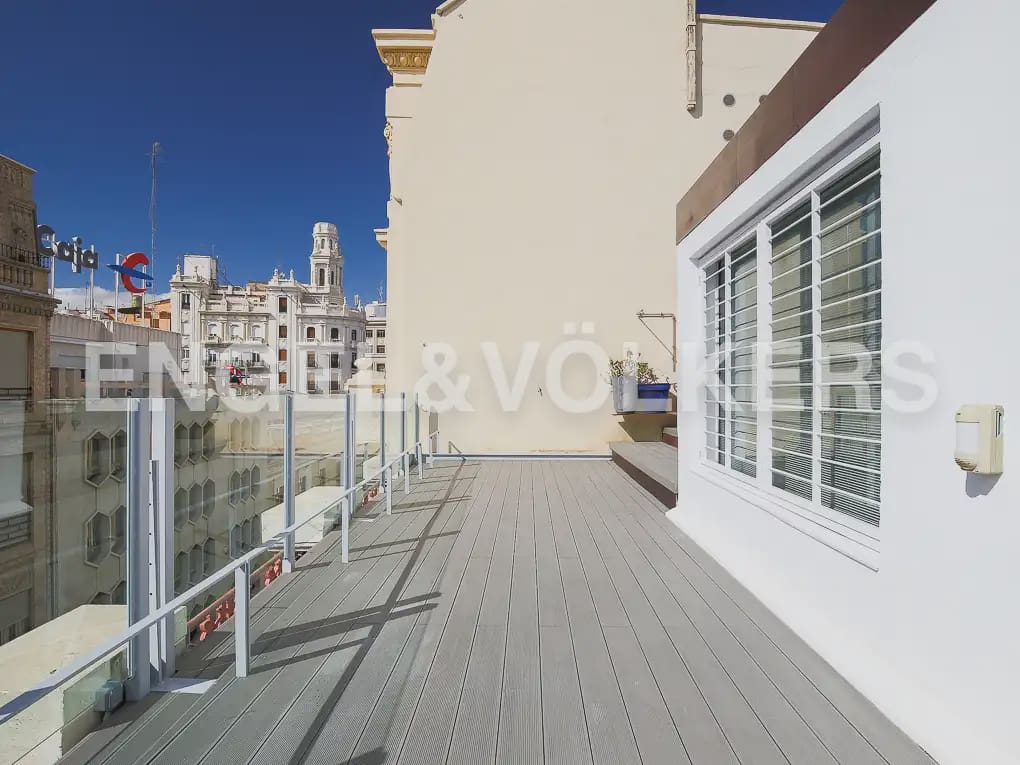 3 sovrum Takvåning att hyra i Valencia stad med garage - 3 300 € (Ref: 9950426)