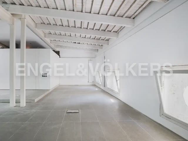 3 bedroom Penthouse for rent in Sant Francesc, Valencia city with garage - € 3,300 (Ref: 9950426)