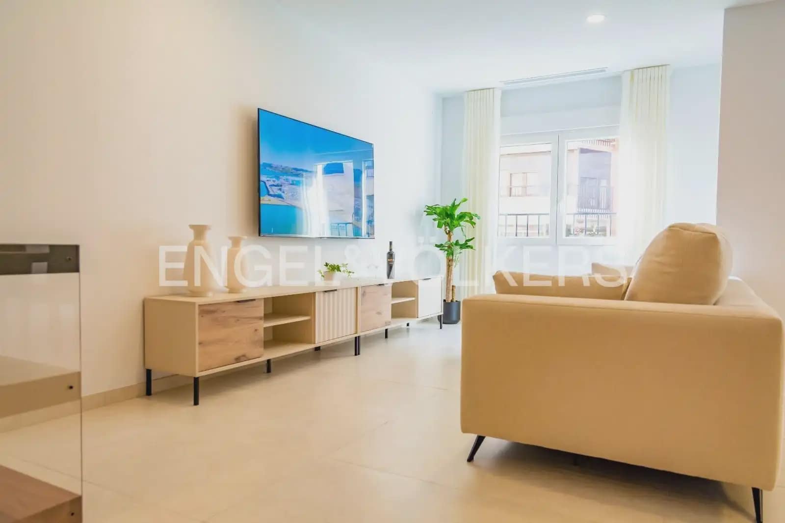 4 bedroom Flat for rent in Denia - € 2,200 (Ref: 9950427)