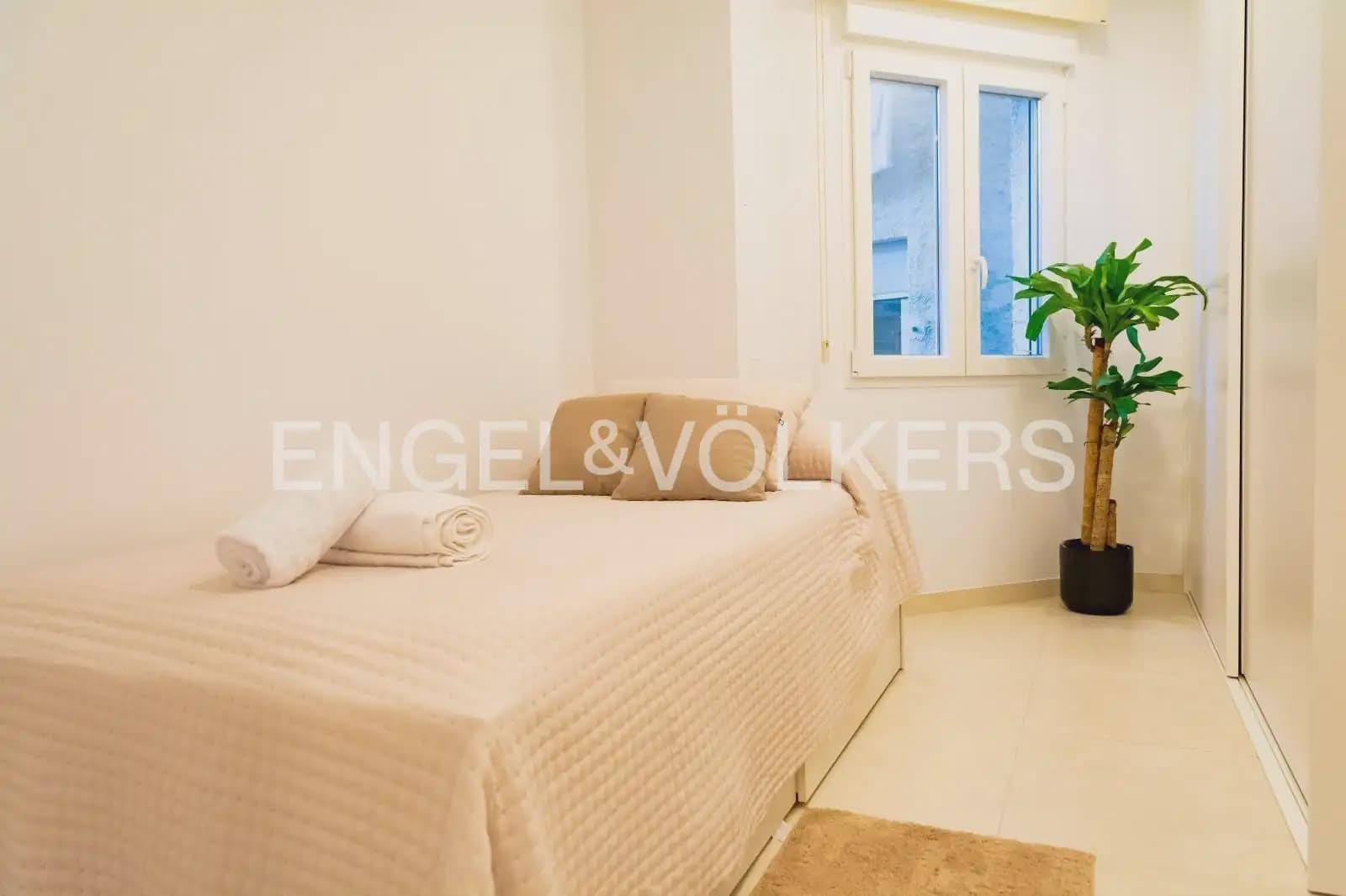 4 bedroom Flat for rent in Denia - € 2,200 (Ref: 9950427)