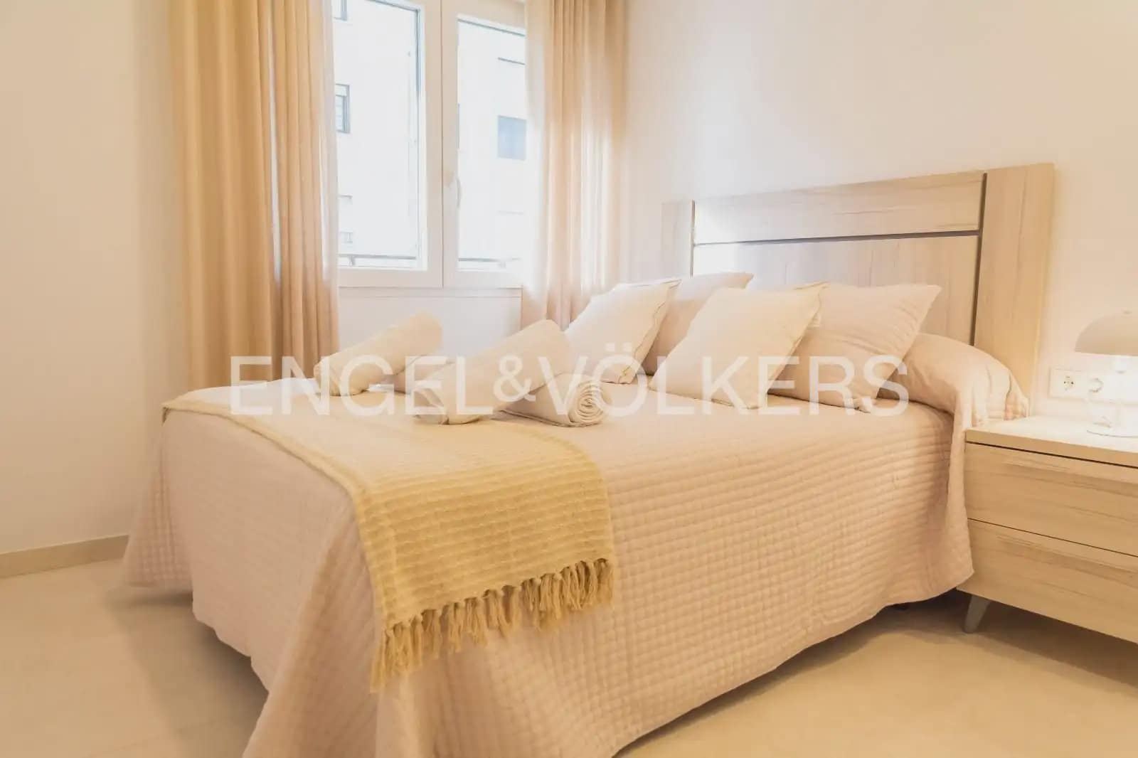 4 bedroom Flat for rent in Denia - € 2,200 (Ref: 9950427)