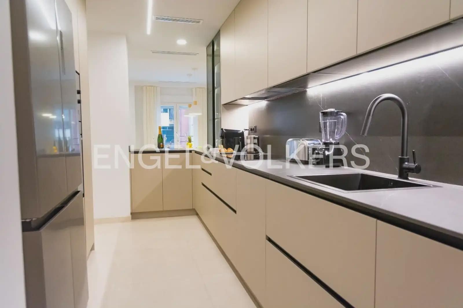 4 bedroom Flat for rent in Denia - € 2,200 (Ref: 9950427)