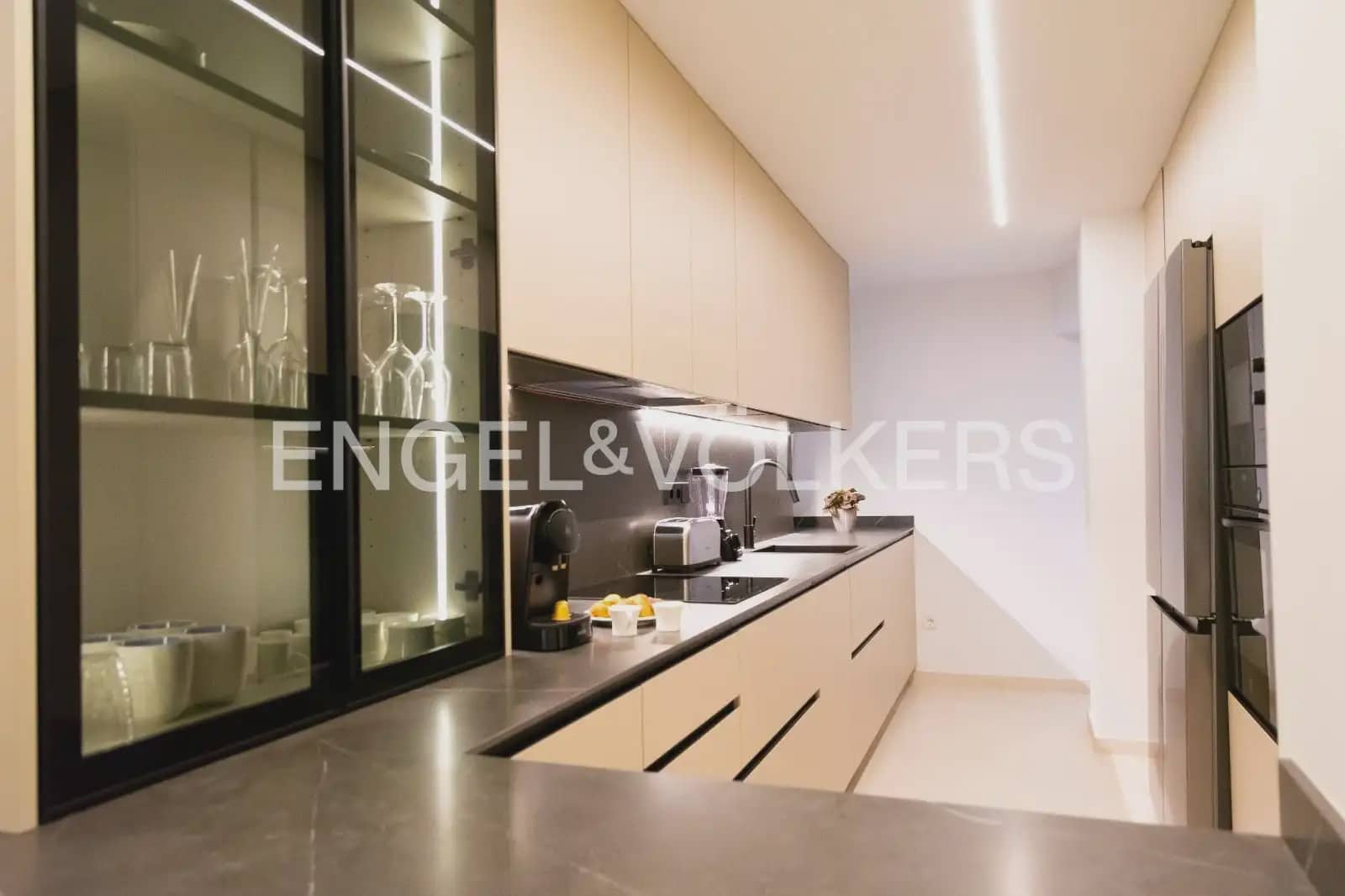 4 bedroom Flat for rent in Denia - € 2,200 (Ref: 9950427)