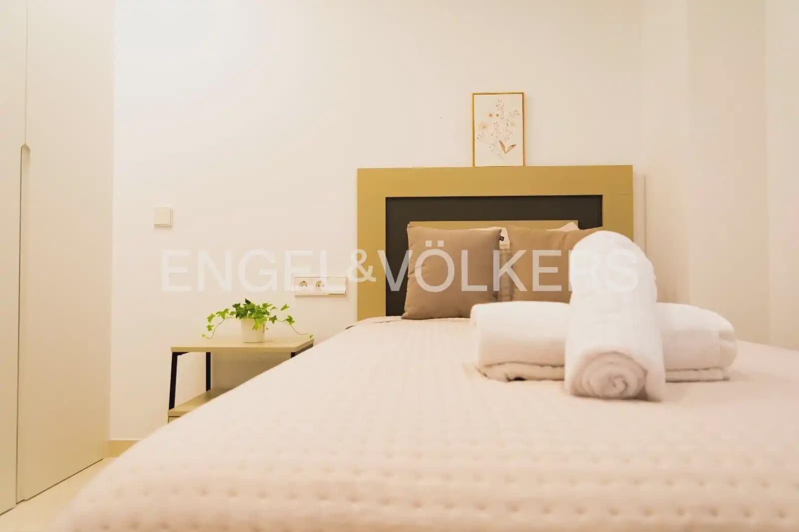 4 bedroom Flat for rent in Denia - € 2,200 (Ref: 9950427)