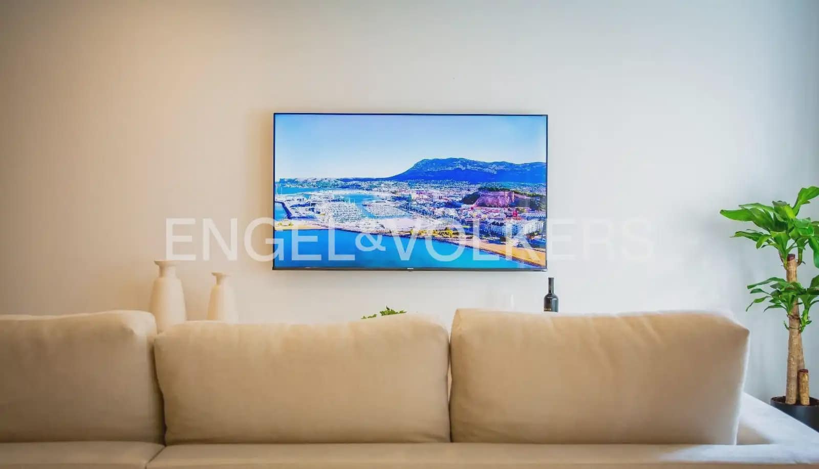 4 bedroom Flat for rent in Denia - € 2,200 (Ref: 9950427)