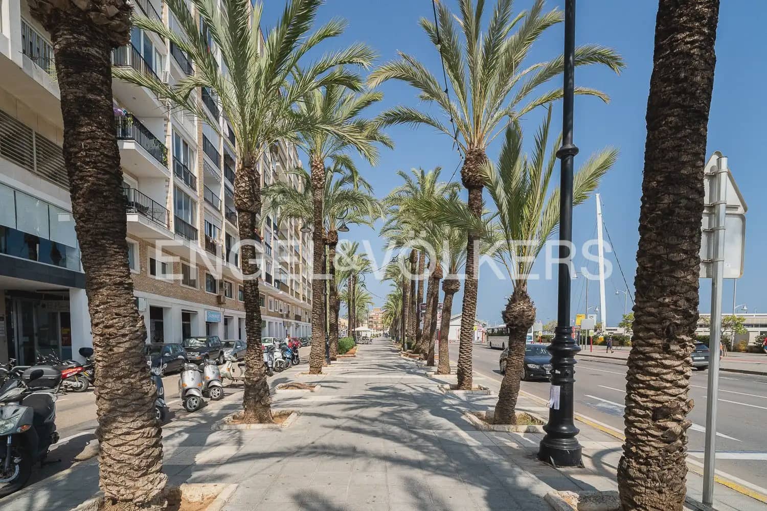 4 bedroom Flat for rent in Denia - € 2,200 (Ref: 9950427)