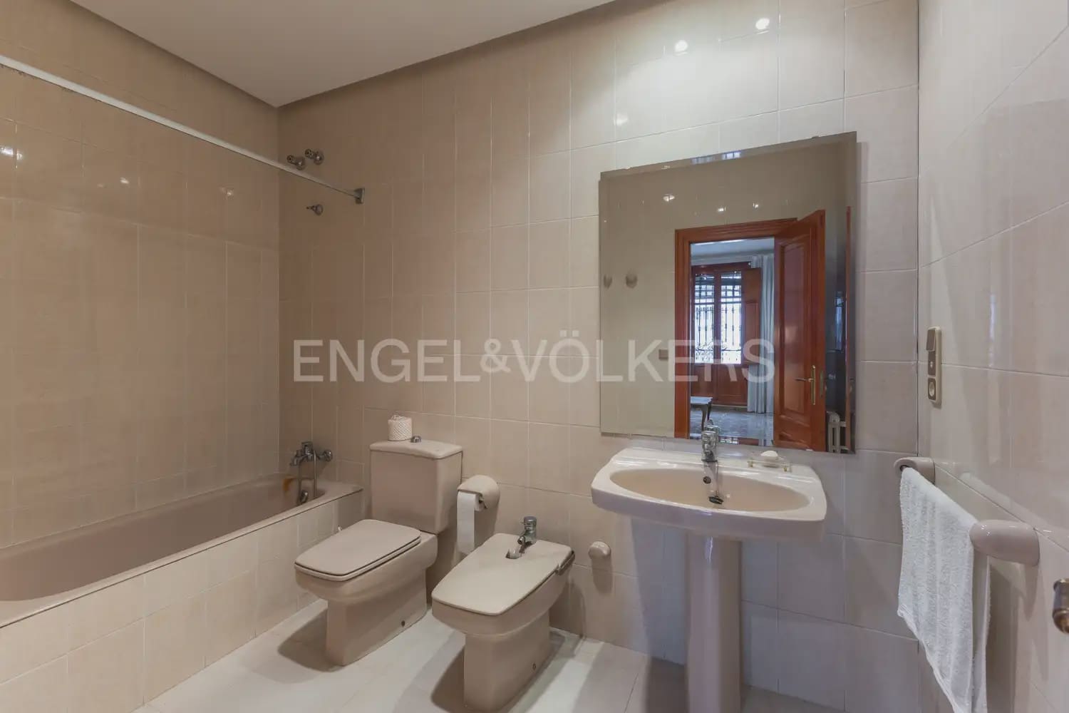 4 makuuhuone Asunto vuokrattavana paikassa Carlet - 1 700 € (Ref: 9950580)