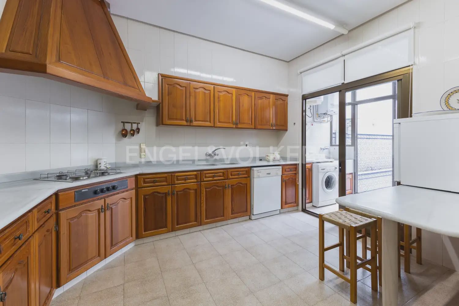 4 makuuhuone Asunto vuokrattavana paikassa Carlet - 1 700 € (Ref: 9950580)