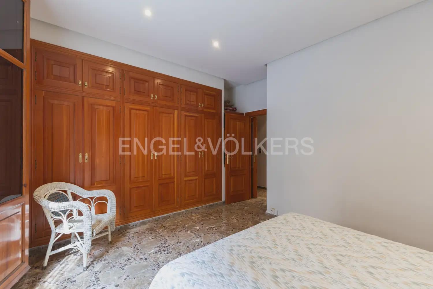 4 makuuhuone Asunto vuokrattavana paikassa Carlet - 1 700 € (Ref: 9950580)