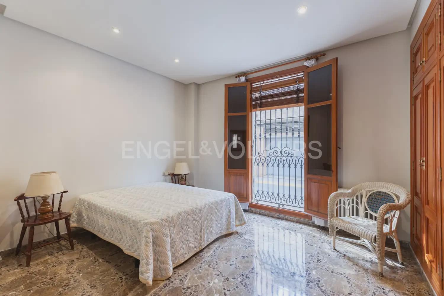 4 makuuhuone Asunto vuokrattavana paikassa Carlet - 1 700 € (Ref: 9950580)