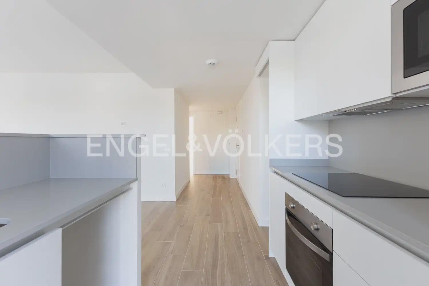 3 soverom Leilighet til leie i Valencia by med garasje - € 1 600 (Ref: 9950581)