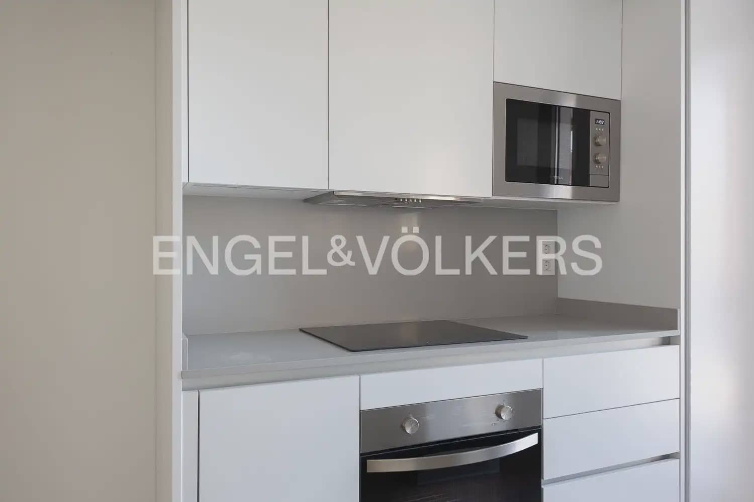 3 soverom Leilighet til leie i Valencia by med garasje - € 1 600 (Ref: 9950581)