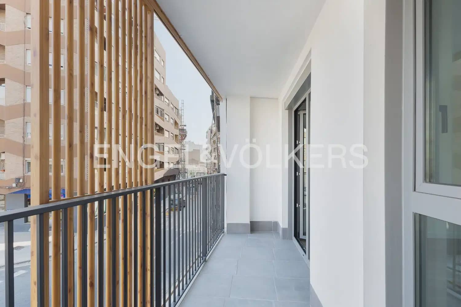 3 soverom Leilighet til leie i Valencia by med garasje - € 1 600 (Ref: 9950581)