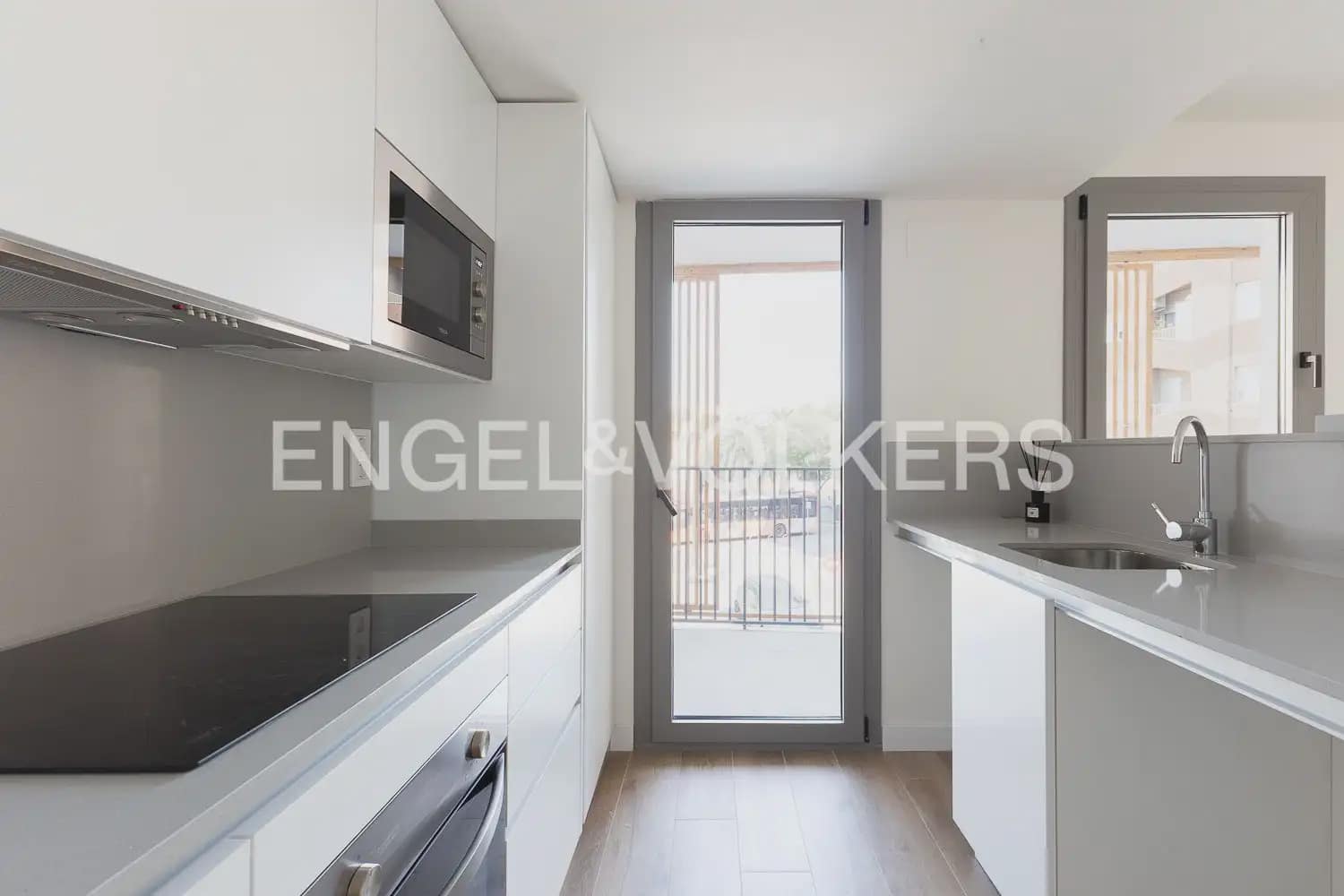 3 soverom Leilighet til leie i Valencia by med garasje - € 1 600 (Ref: 9950581)