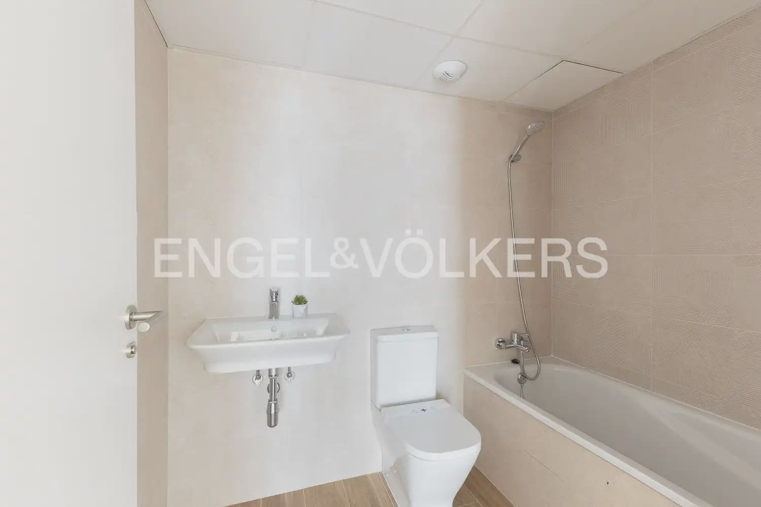 3 soverom Leilighet til leie i Valencia by med garasje - € 1 600 (Ref: 9950581)