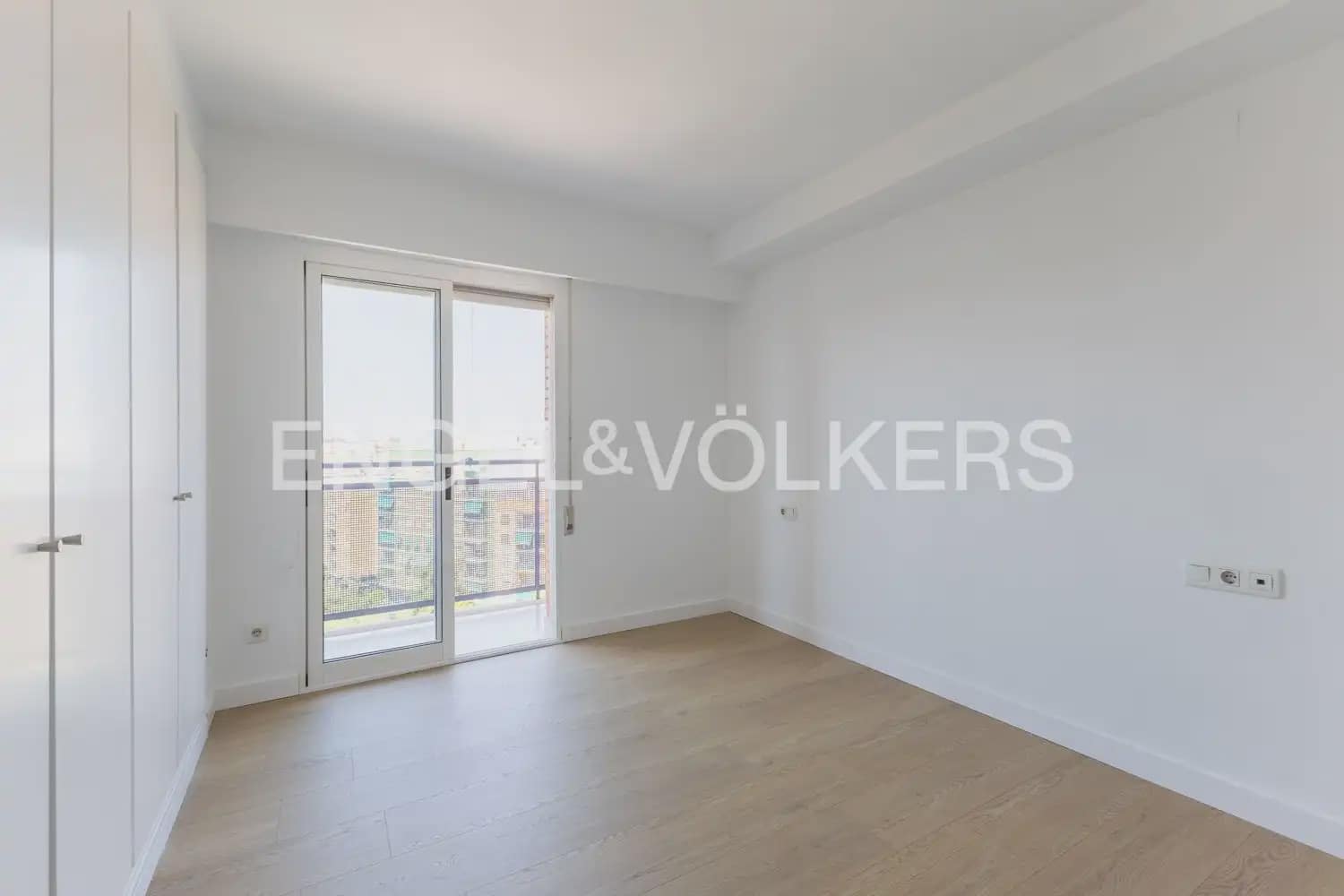 3 sypialnia Mieszkanie na sprzedaż w Miasto Walencja z garażem - 420 000 € (Ref: 9952865)