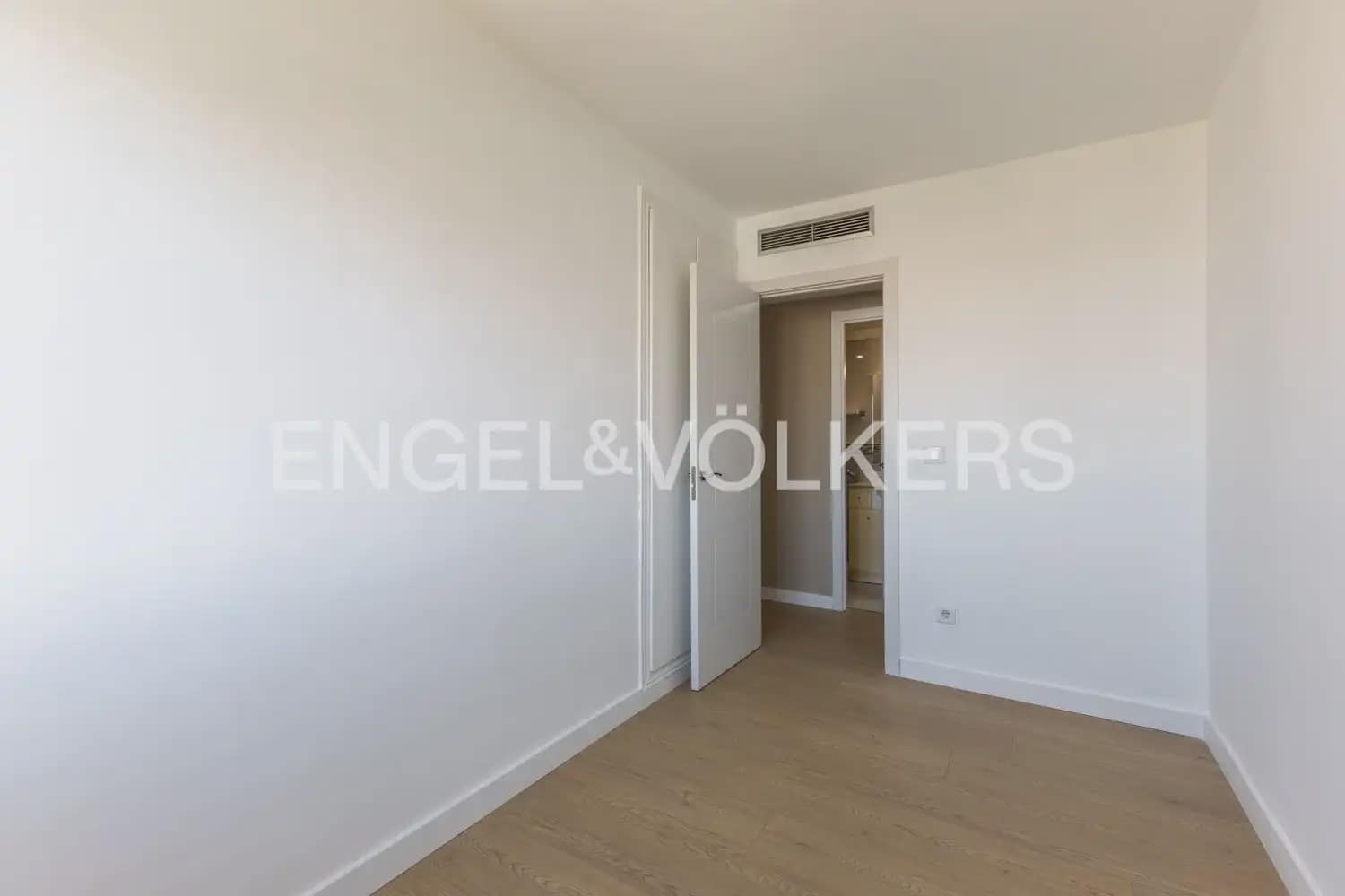 3 sypialnia Mieszkanie na sprzedaż w Miasto Walencja z garażem - 420 000 € (Ref: 9952865)
