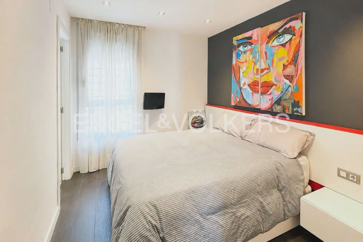 Piso de 2 habitaciones en Paterna en alquiler con garaje - 1.500 € (Ref: 9952937)