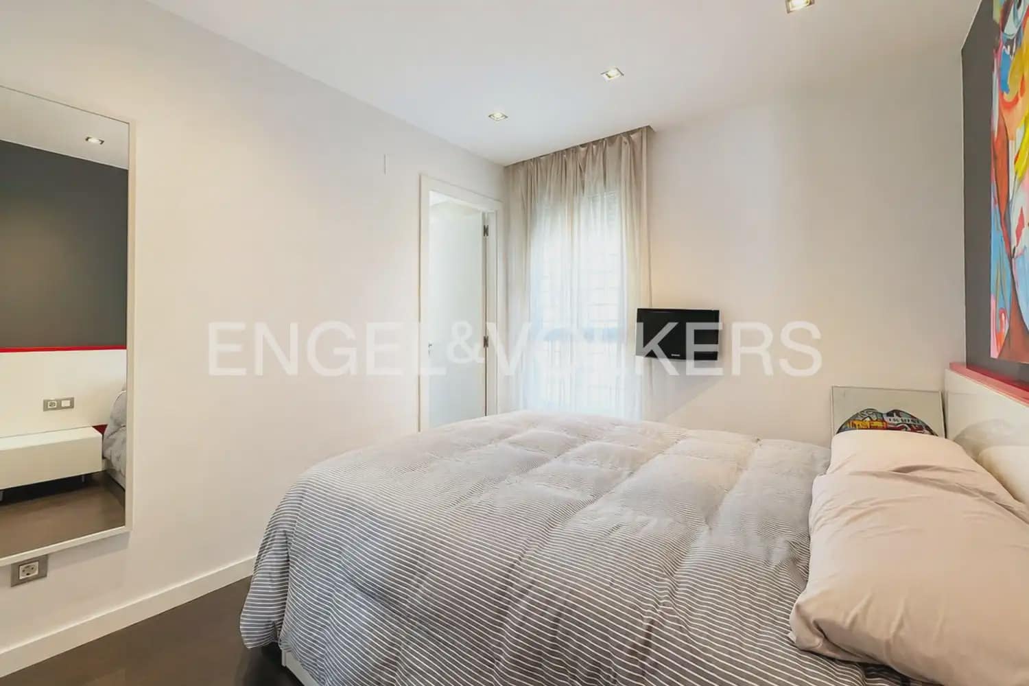 Piso de 2 habitaciones en Paterna en alquiler con garaje - 1.500 € (Ref: 9952937)