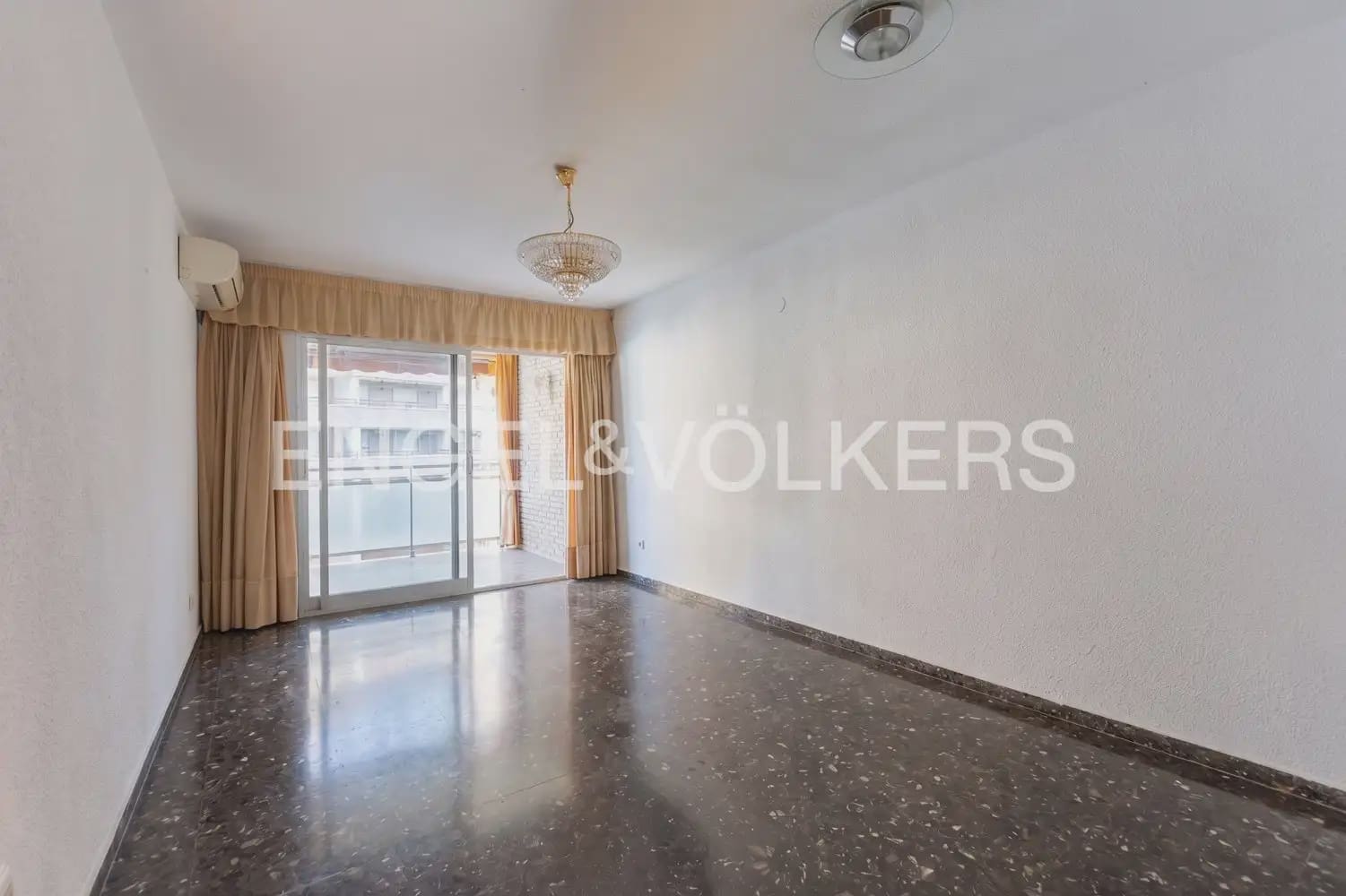 4 slaapkamer Flat te koop in Benicassim met garage - € 380.000 (Ref: 9953155)