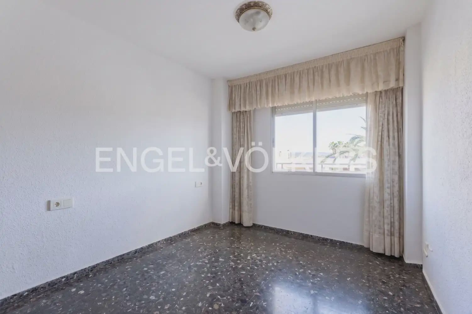 4 slaapkamer Flat te koop in Benicassim met garage - € 380.000 (Ref: 9953155)