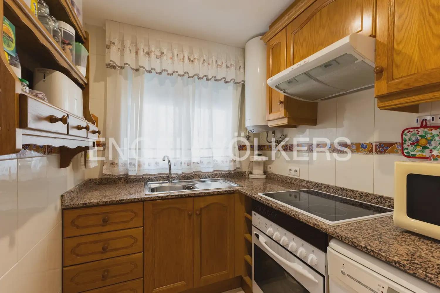 2 makuuhuone Asunto myytävänä paikassa Oropesa  mukana uima-altaan 
autotalli - 172 000 € (Ref: 9953156)