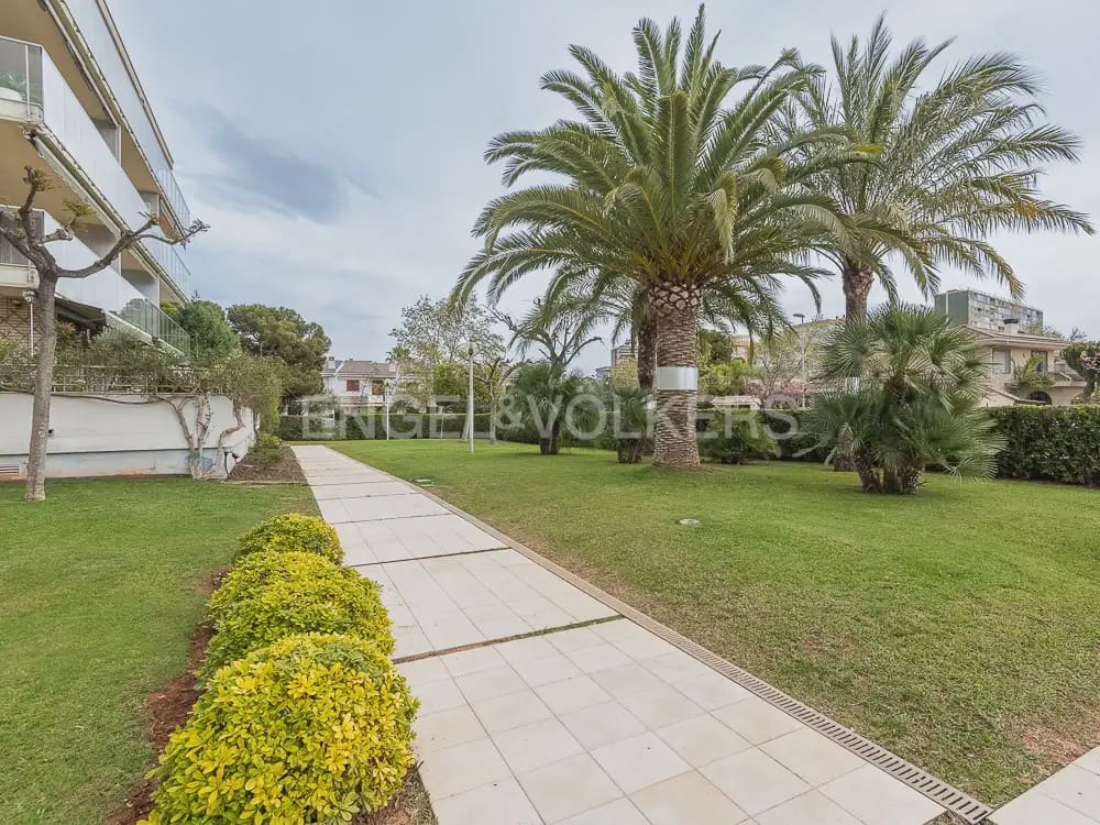 2 quarto Apartamento para arrendar em Benicassim com piscina garagem - 950 € (Ref: 9953300)