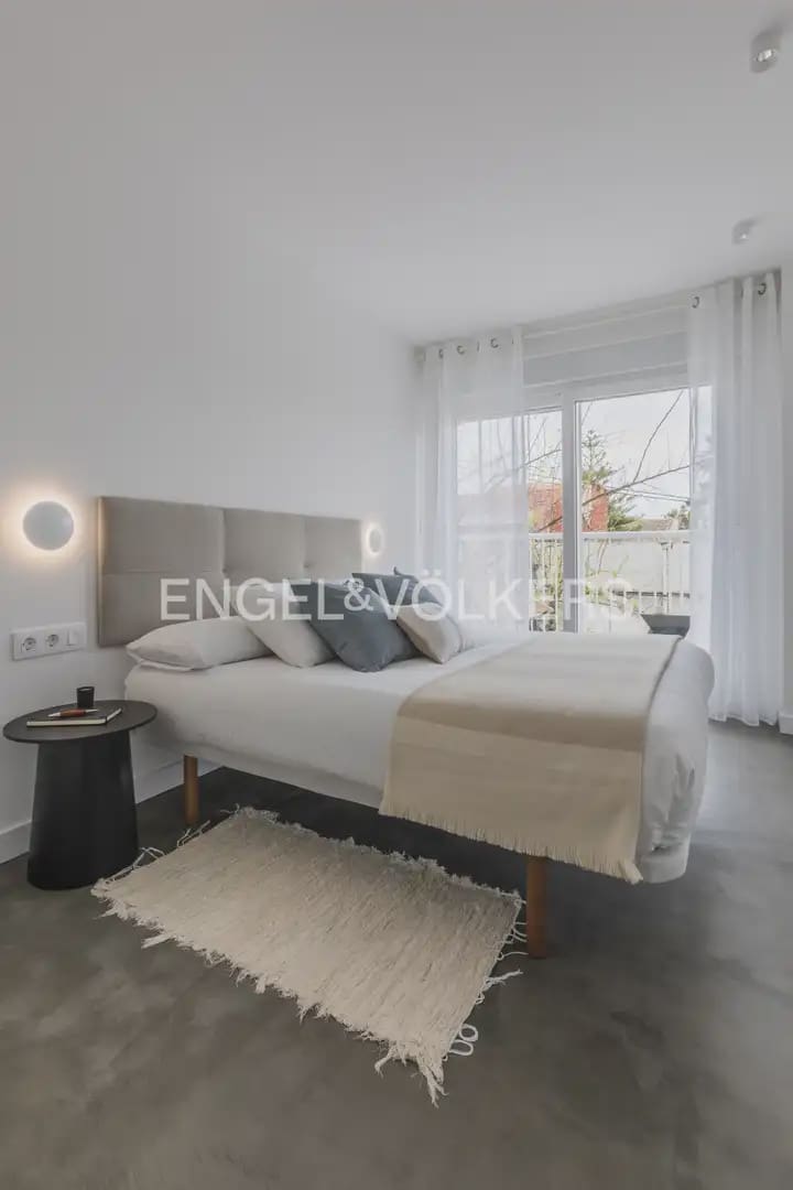 2 bedroom Flat for rent in Valencia city - € 2,000 (Ref: 9953302)