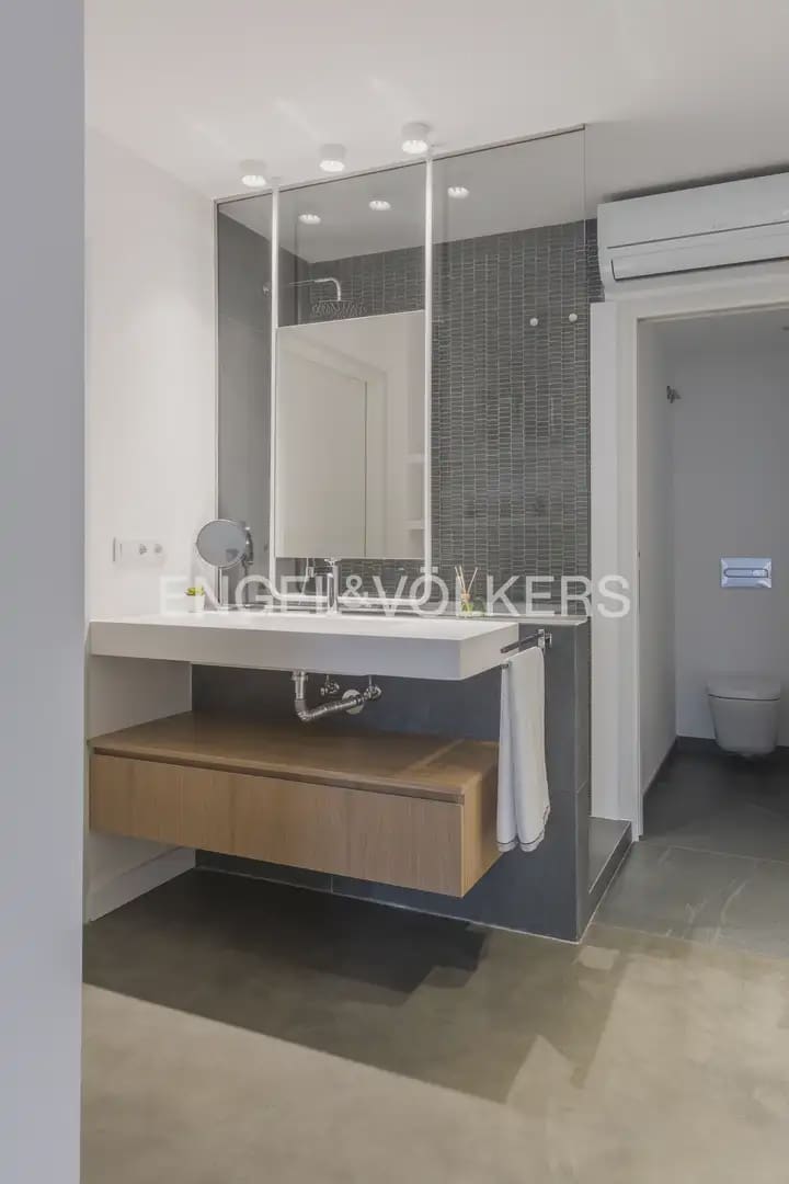 2 bedroom Flat for rent in Valencia city - € 2,000 (Ref: 9953302)