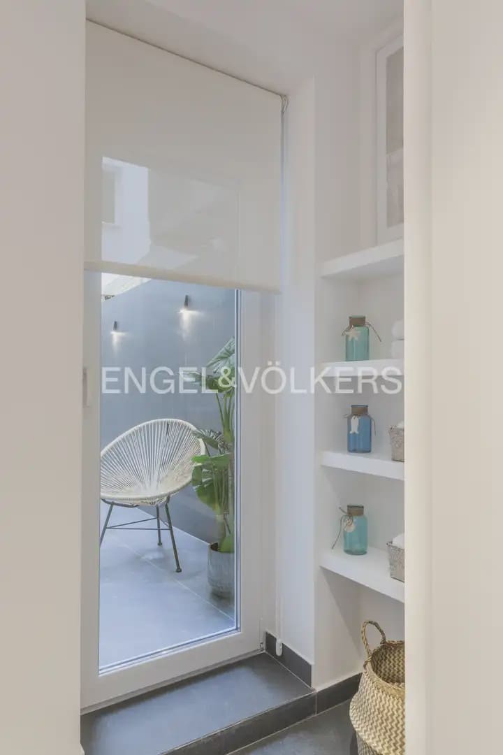 2 bedroom Flat for rent in Valencia city - € 2,000 (Ref: 9953302)