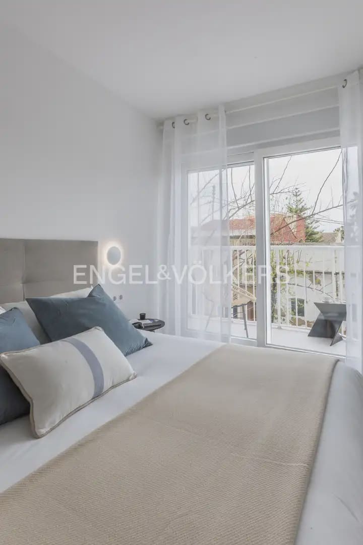 2 bedroom Flat for rent in Valencia city - € 2,000 (Ref: 9953302)
