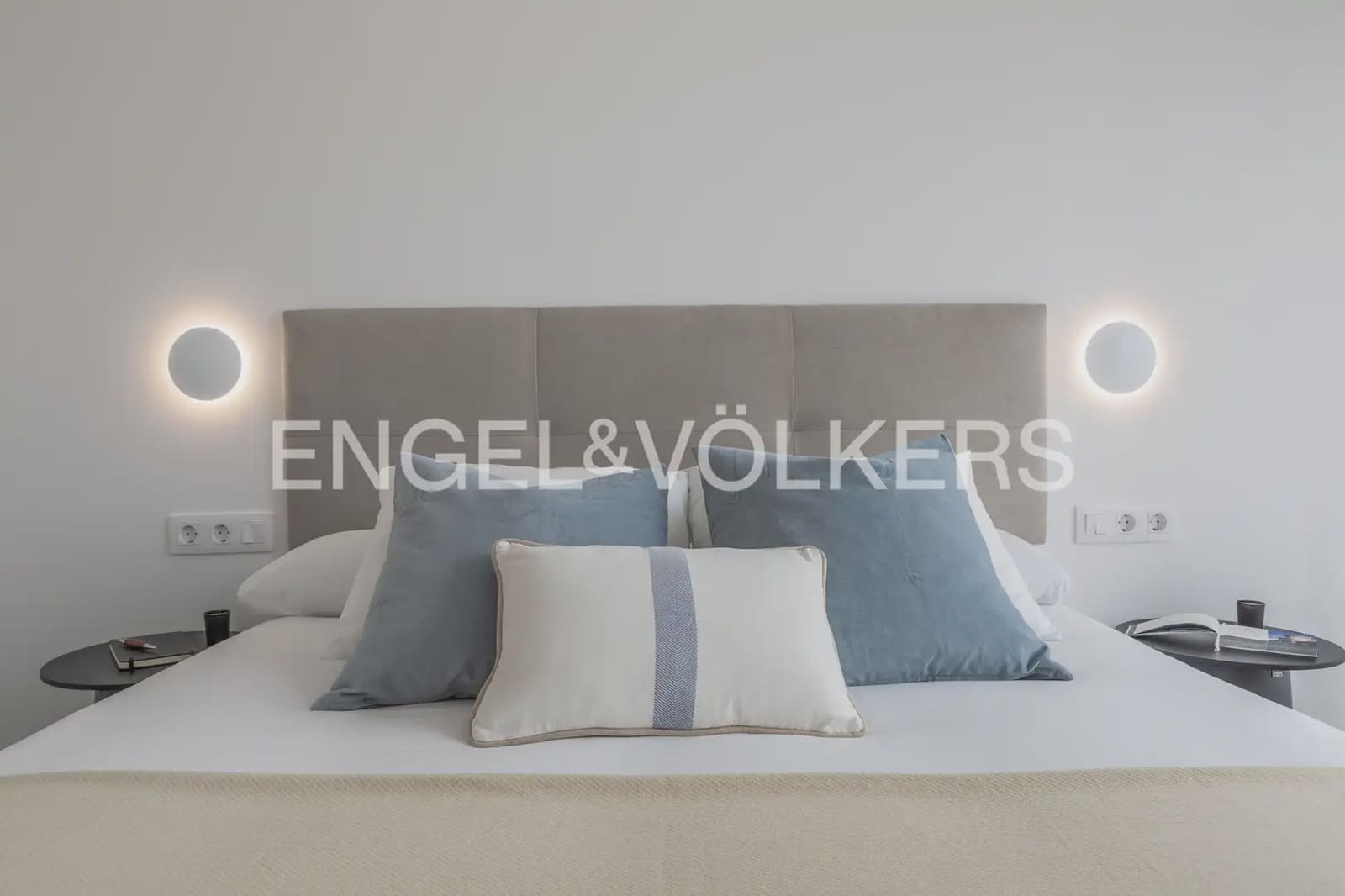 2 bedroom Flat for rent in Valencia city - € 2,000 (Ref: 9953302)