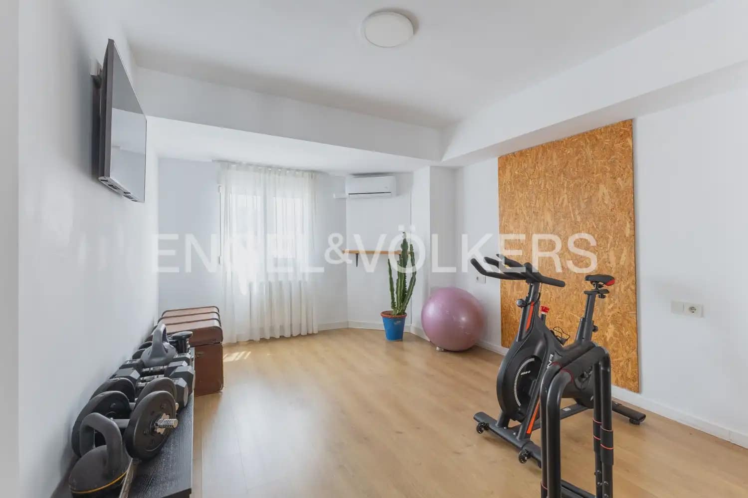 2 sypialnia Mieszkanie do wynajęcia w Miasto Walencja z garażem - 2 000 € (Ref: 9953304)